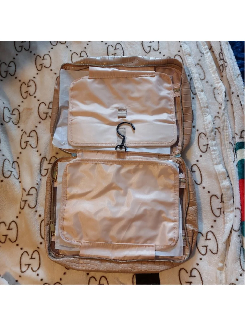 🐊Brown Croc‑Embossed Folding Cosmetic Bag 🧳